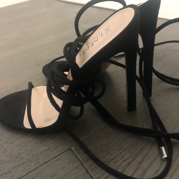 Black stiletto heels - Picture 3 of 3